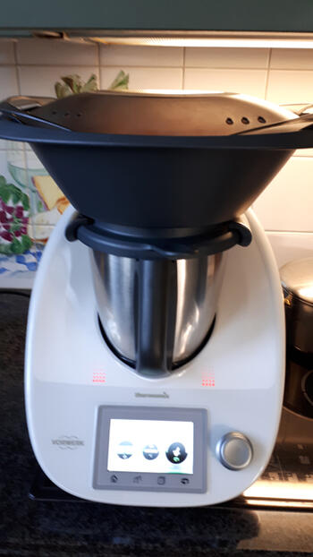 Thermomixrecept: Pasta met spinazie, kerstomaatjes en gestoomde zalm 4