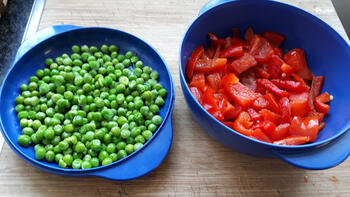 Tomatensoep met paprika en erwten. 2