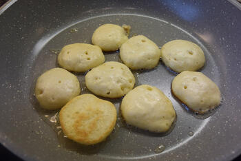 Blinis met kaviaar of gerookte zalm 9