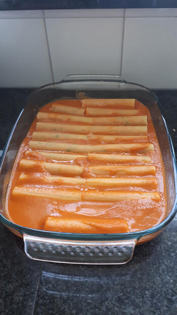 Cannelloni met gehakt, tomaten- en kaassaus 2