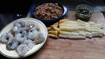 Farfalle met asperges, pesto en scampi 2