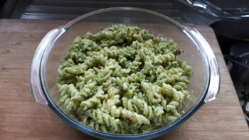 Gefrituurde mosseltjes met pasta en broccolipesto 5