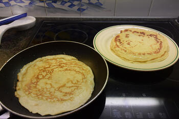 Gevulde pannenkoeken met witte kool en kaassaus 4