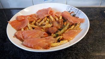 I Fusilli Colorati (pasta) met gerookte zalm en gebakken radijsjes 7