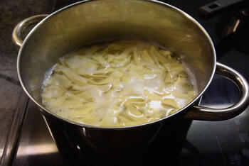 Pasta met spruitjes, ei en kaas 2