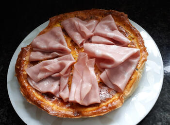 Quiche met bloemkool, pecorino en mortadella 6