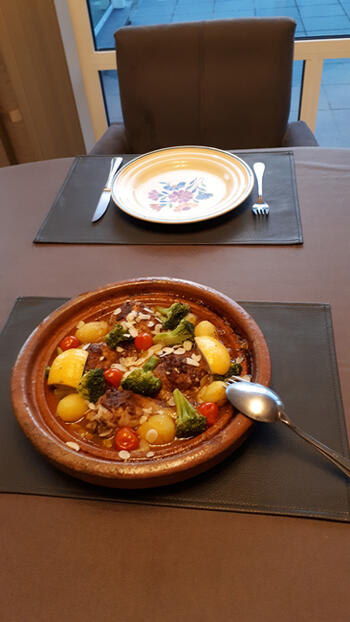 Tajine met kippenbouten, broccoli en citroen 8