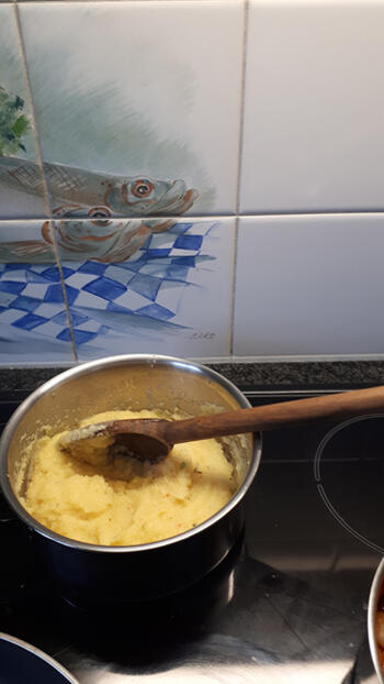 Witte pens met witte bonen in tomatensaus en polenta 5