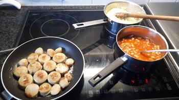 Witte pens met witte bonen in tomatensaus en polenta 7