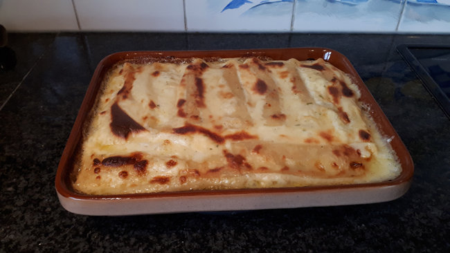 Ovenschotel van cannelloni met zalm, ricotta, spinazie en kaassaus 1