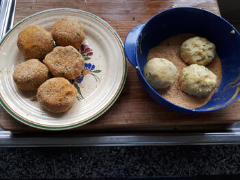 Bloemkoolballetjes met tomatensaus 5