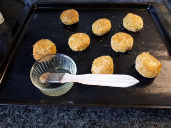 Bloemkoolballetjes met tomatensaus 7