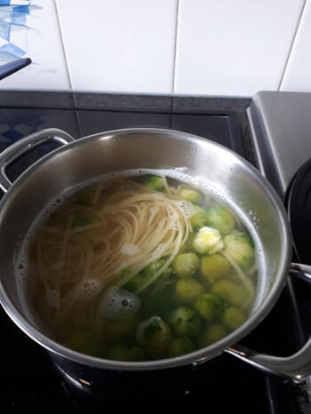 Pasta met spruitjes en kaassaus 3