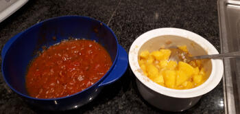 Toast met mango, tomaat en scampi 5