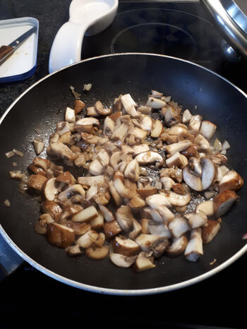 Vegetarische pasta met champignons en puntpaprikas 5