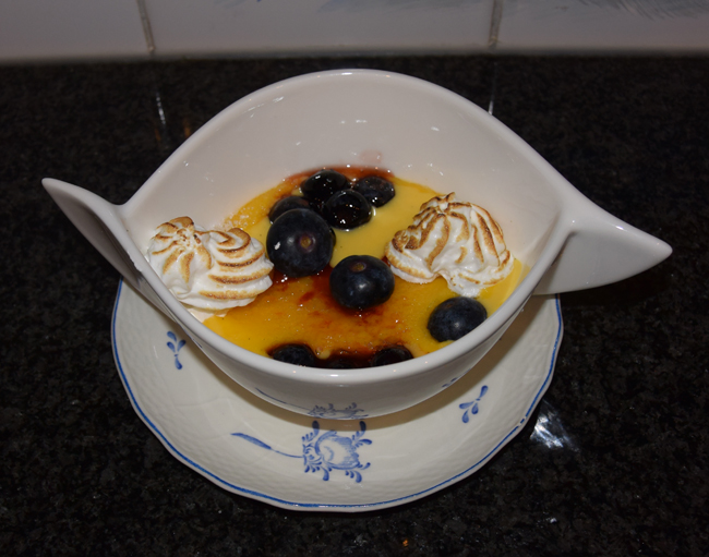 Thermomixrecept: crème brulée met blauwe bessen en meringue 1