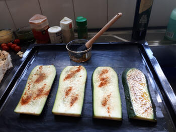 Geroosterd Turks brood met courgette, scampi en pesto 4