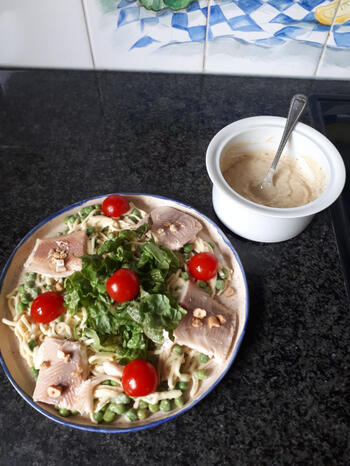 Koude noedelssalade met gerookte forel 4