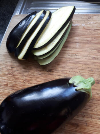 Lasagne met aubergine, gehakt-tomatensaus en kaassaus 2