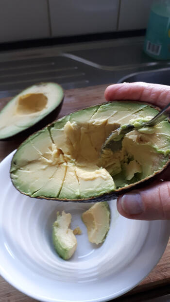 Linguine met avocado en scampi of garnaalstaarten 3