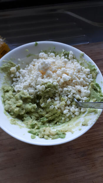 Linguine met avocado en scampi of garnaalstaarten 4