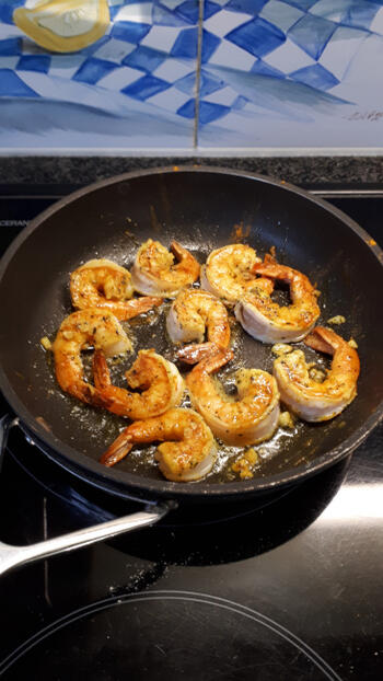 Linguine met avocado en scampi of garnaalstaarten 7