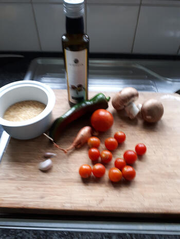 Met gehakt gevulde paprika en rijst met groentjes 4