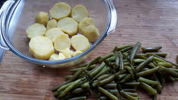 Ovenschotel met gehaktballetjes, prinsesboontjes, tomaatjes en aardappelen 3