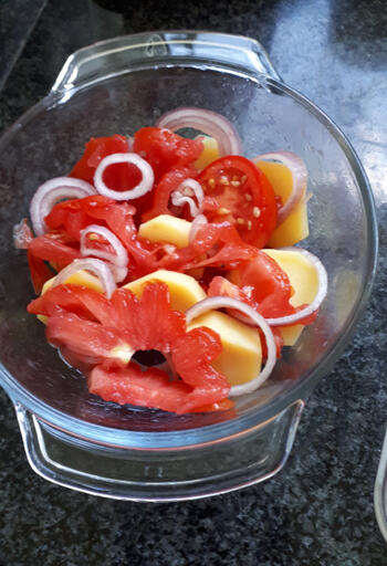 Ovenschotel met vis, aardappelen en tomaten 3