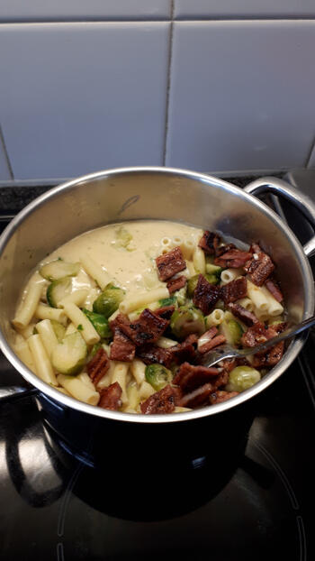 Pasta met spruiten, spek en kaassaus 4