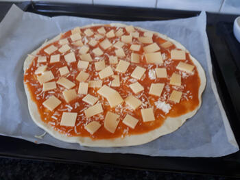 Pizzapunten met kaas en blauwe druiven 3