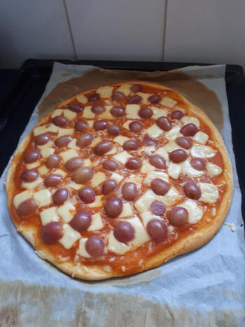 Pizzapunten met kaas en blauwe druiven 4