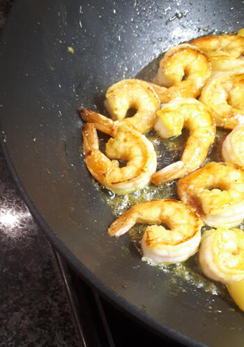 Wok gerecht met scampi 5