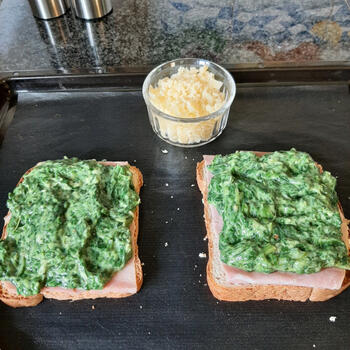 Croque met spinazie, kaas en ham (facultatief) 4