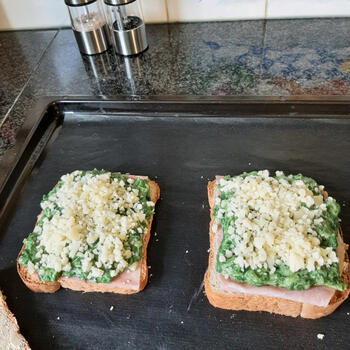 Croque met spinazie, kaas en ham (facultatief) 5