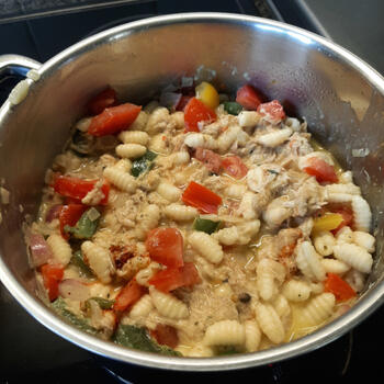 Gnocchetti of korte pasta met gare kip en groentjes 8