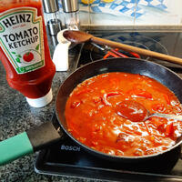 Hongaarse lecso          Stoofschotel met uien, paprika, tomaten en kalkoenfilet 6