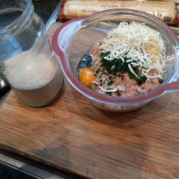 Krans van worstenbroodjes 2