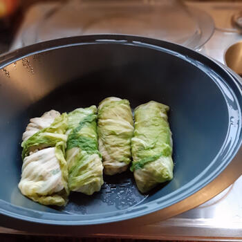 Met gehakt gevulde spitskoolbladeren 9