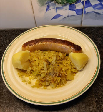 Braadworst met spitskool en aardappelen 5