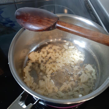 Gebakken zalm met asperges en erwtencoulis 3