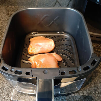 Gemarineerde in de airfryer gebakken kippenboutjes 2