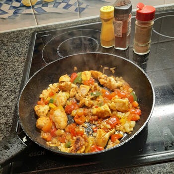 Gevulde wraps met kip, paprika en witte bonen 4