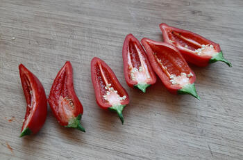 Hapje, gevulde minipuntpaprika�s 2
