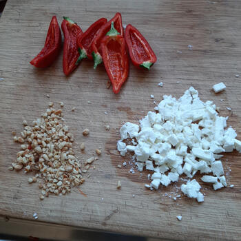 Hapje, gevulde minipuntpaprika�s 5