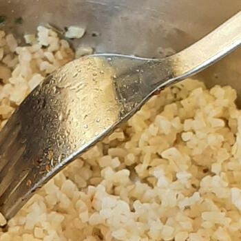 Kippenkoteletjes met groenten en bulgur 6