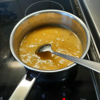 Noedels met gepaneerde scampi en pittige mangosaus 5