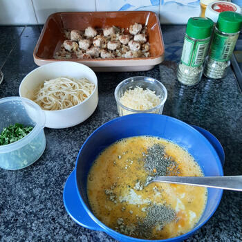 Ovenschotel alla carbonara met gehaktballetjes en pasta 6