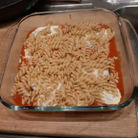 Pasta con melanzane.      Spirelli, aubergines, kruidenkaas, tomatensaus 6