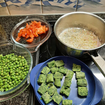 Pasta met spinazie, erwten en kaassaus 2